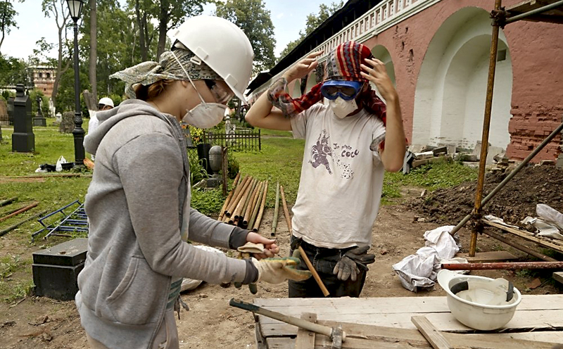 Волонтеры в Донском монастыре Фото: Волонтерское движение ВООПИК